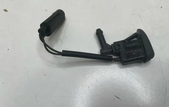 BMW 3 E46 Windshield washer spray nozzle 7056731