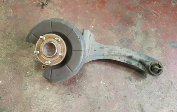 Mazda 5 Rear wheel hub