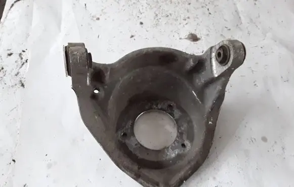 Peugeot 407 Front shock absorber mounting bracket 9658603980 05139S19