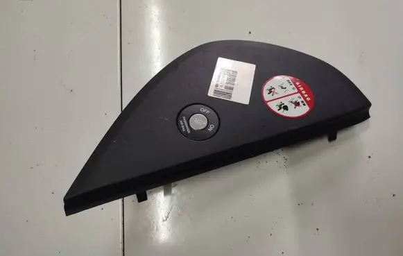 Passenger airbag on/off switch