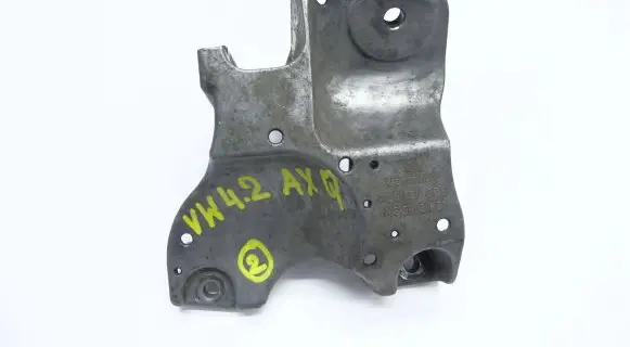 Volkswagen Touareg I Engine mounting bracket 7L6199308