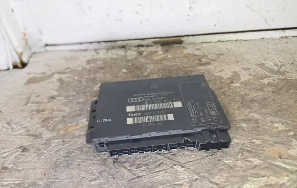 Audi A4 S4 B6 8E 8H Comfort/convenience module 8E0959433BD 00002732B7 01272100