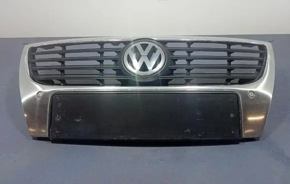 Volkswagen PASSAT B6 Front grill 3C0853651AF