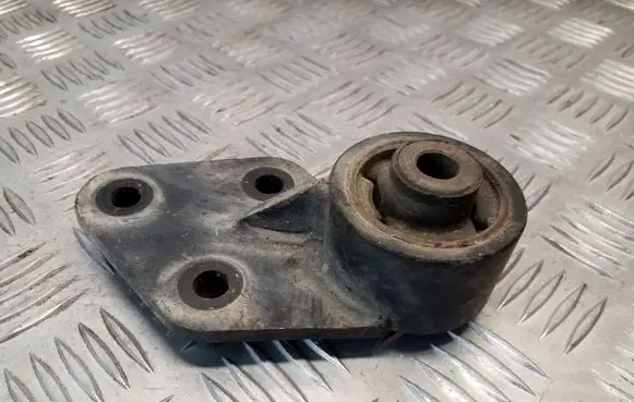 Jeep Cherokee III KJ Front differential bracket 