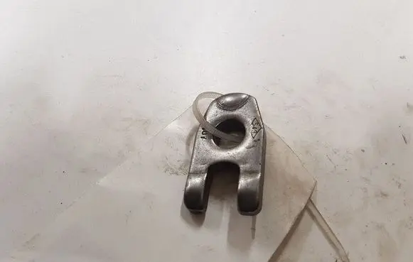 Renault Megane III Fuel Injector clamp holder 1407