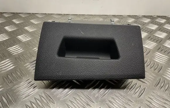 BMW 1 F20 F21 Dashboard storage box/compartment 9211310 9211311