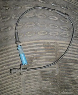 BMW 5 E39 ABS brake wheel speed sensor 1165534