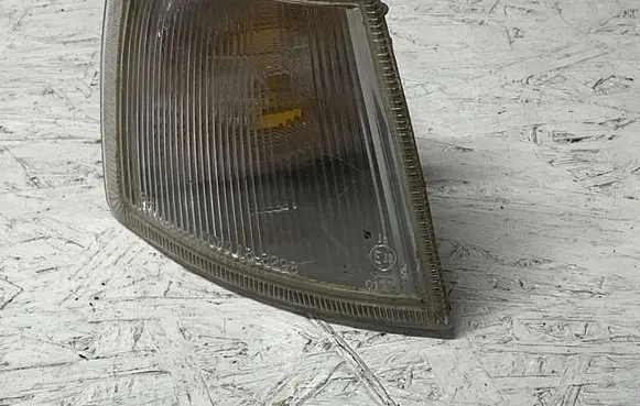 BMW 3 E36 Front indicator light 183293B