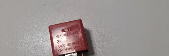 Mercedes-Benz C W205 Other relay A0009821923