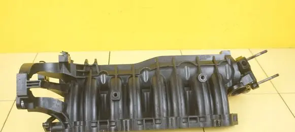 Hyundai i30 fastback Intake manifold SSACY 4HTR8