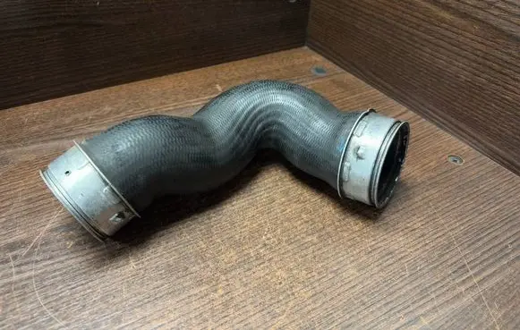 Volkswagen Transporter - Caravelle T5 Intercooler hose/pipe 7H0145980F 7H0145980