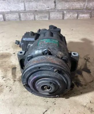 Volkswagen Golf Plus Air conditioning (A/C) compressor (pump) 1K0820803Q 8676F 10118503563