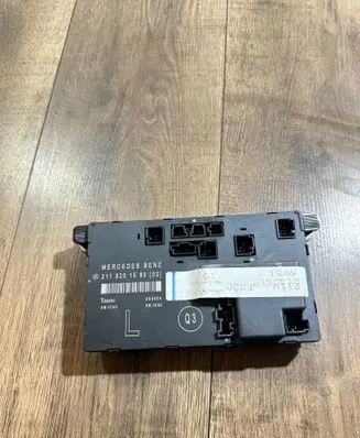 Mercedes-Benz E W211 Door control unit/module 2118201585 355554