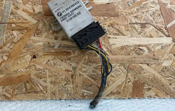 BMW 5 E39 Tow bar trailer control unit/module 8369019 61358369019