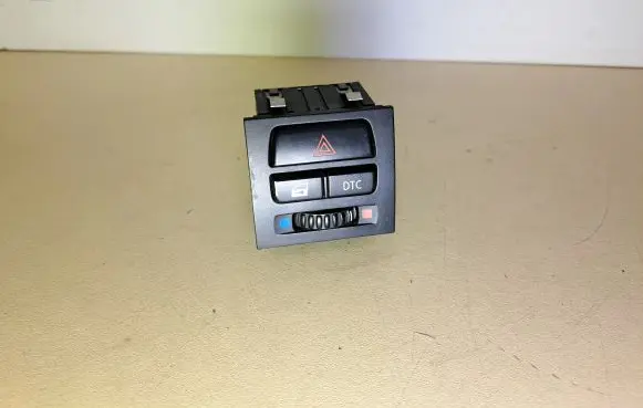 BMW 3 E90 E91 Hazard light switch 6945652 694565201 6131694565201