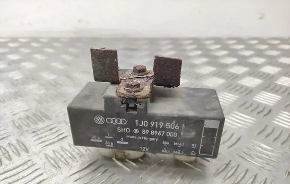 Skoda Roomster (5J) Coolant fan relay 1J0919506M