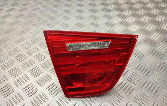 BMW 3 E90 E91 Tailgate rear/tail lights 7154161