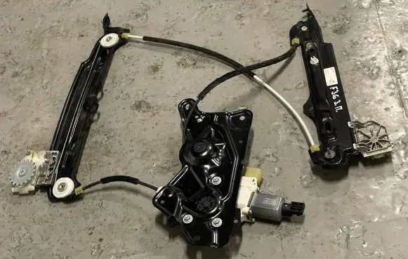 BMW 4 F36 Gran coupe Rear door window regulator with motor 7326326 7365258 C1332