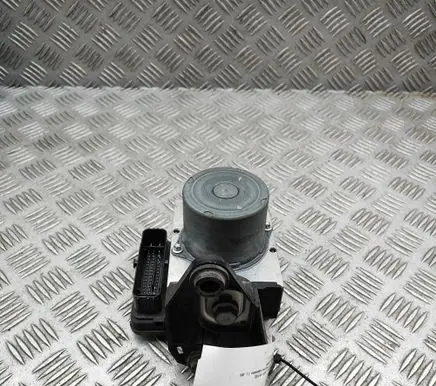 Audi A5 ABS Pump 8W0907379K 8W0907379J