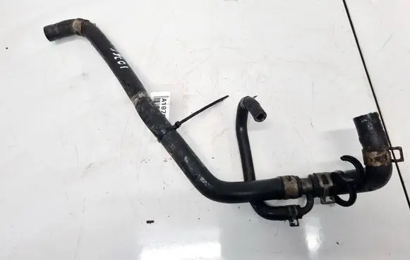 Suzuki Swift I Engine coolant pipe/hose