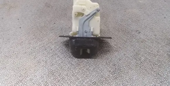 Nissan Prairie Tailgate/trunk/boot lock/catch/latch