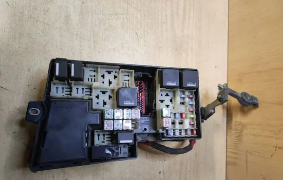 Volvo V50 Fuse module 8688040 518818000
