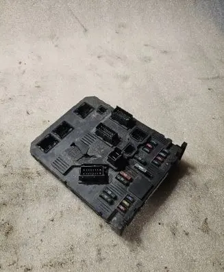 Peugeot Partner Fuse box set 9646777380 S118085210G