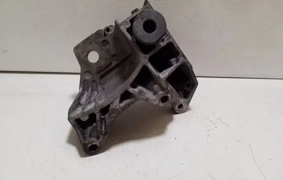 Volvo XC60 Engine mounting bracket 6G926P096DC