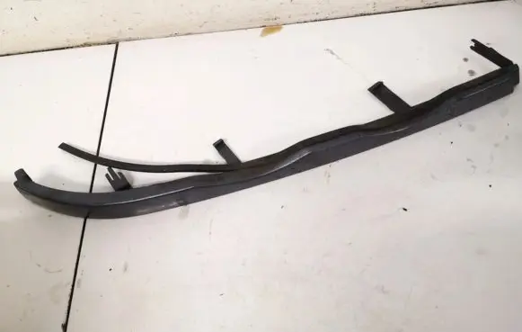 BMW 3 E46 Under headlight/headlamp trim 51138208482 5113-8208482