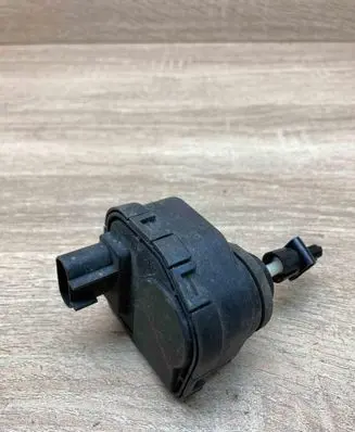 Headlight level adjustment motor