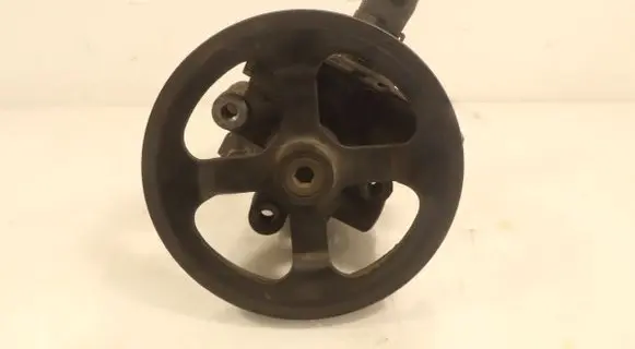 Ford Focus Power steering pump 7Z273180