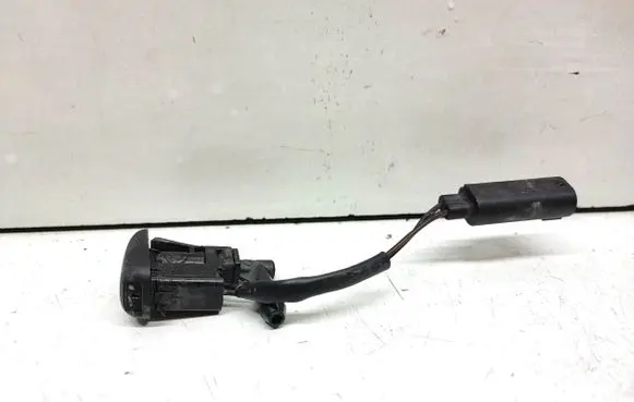 Windshield washer spray nozzle