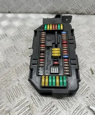 BMW X6 F16 Fuse module 6819653 923515 09092016