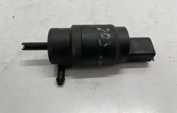 Mercedes-Benz E W211 Windscreen/windshield washer pump