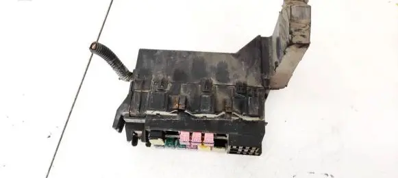 Nissan X-Trail T30 Fuse box set 24382AU010 7154-3266