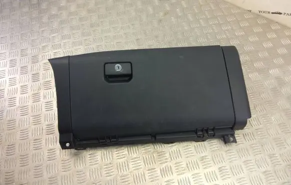 Toyota Highlander XU70 Glove box 55303-0E090