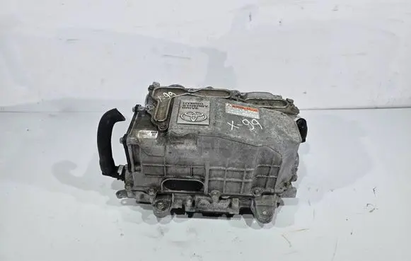 Toyota Yaris Voltage converter inverter G920052031
