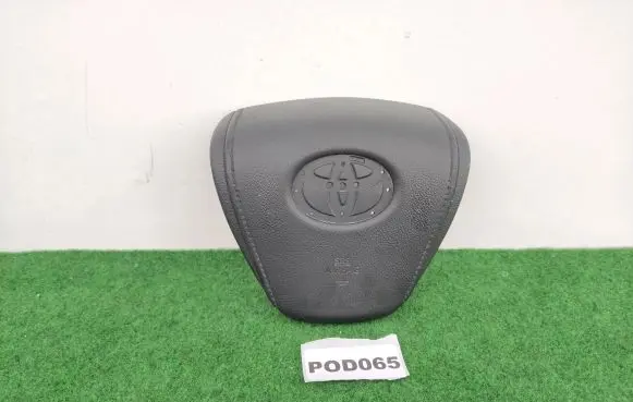 Toyota Avensis T270 Steering wheel airbag cover GA111-12590