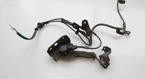 Volkswagen PASSAT B8 Rear air suspension level height sensor 