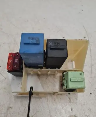 BMW 5 E39 Fuse module 8369811