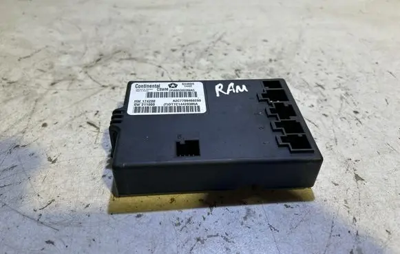 Ram 1500 Aerial antenna amplifier 68530209AC DT7C14420385A A2C7799460200