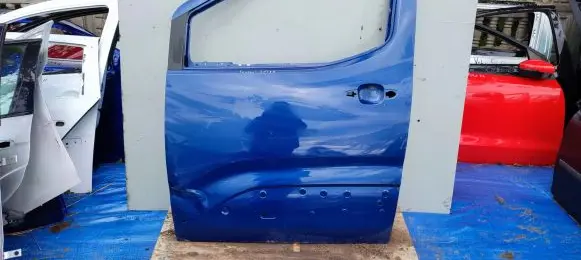 Peugeot Rifter Front door 0326911542