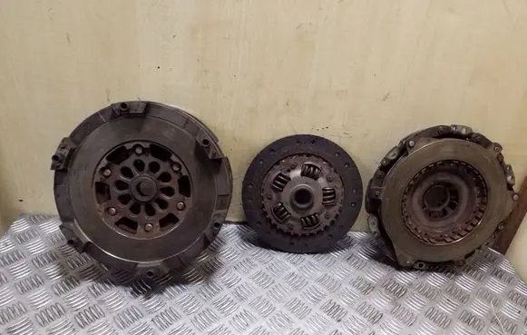 Audi A5 8T 8F Clutch set kit 0B2105266D 0B4141117
