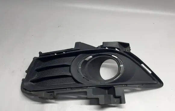 Ford Fusion Front fog light trim/grill DS7319953