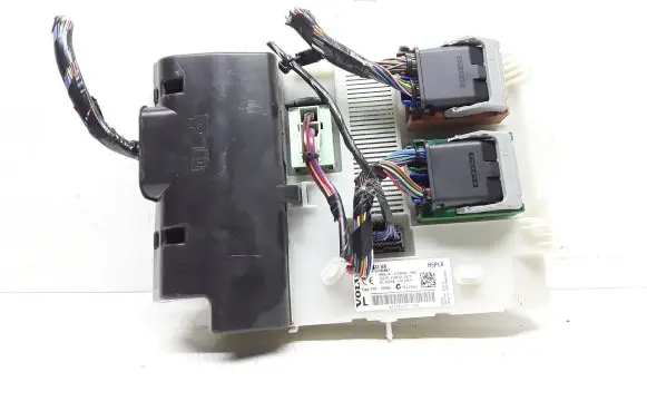 Volvo V60 Fuse module 31384933 31384933AB