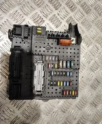 Volvo XC90 Fuse box set 28017881