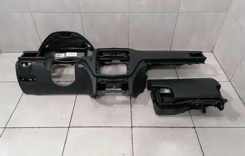 Mercedes-Benz C W204 Dashboard A2046800287
