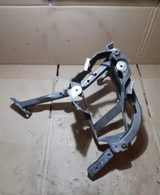 Audi A8 S8 D3 4E Fender mounting bracket