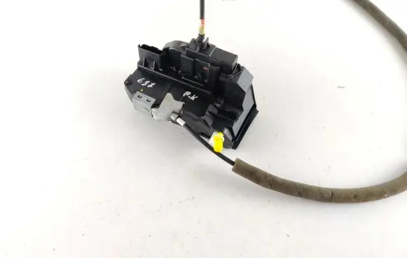 Nissan Qashqai Front door lock