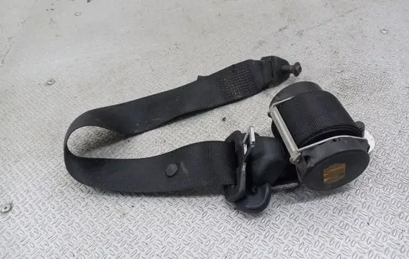 Rear seatbelt